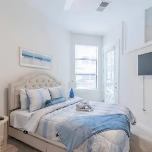 Charming Cozy With Wi-fi & Free Parking Charlotte